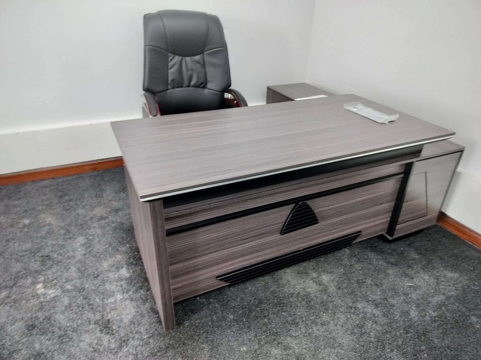 1.8m Executive Desk - Image 2