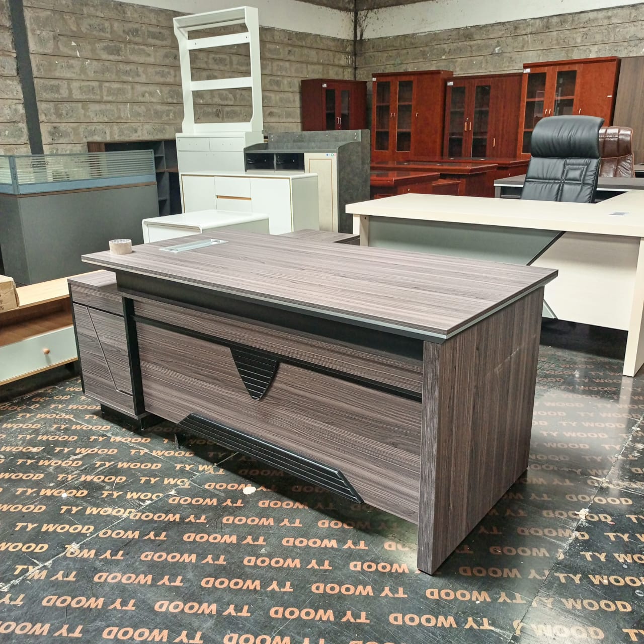 1800mm manager's desk